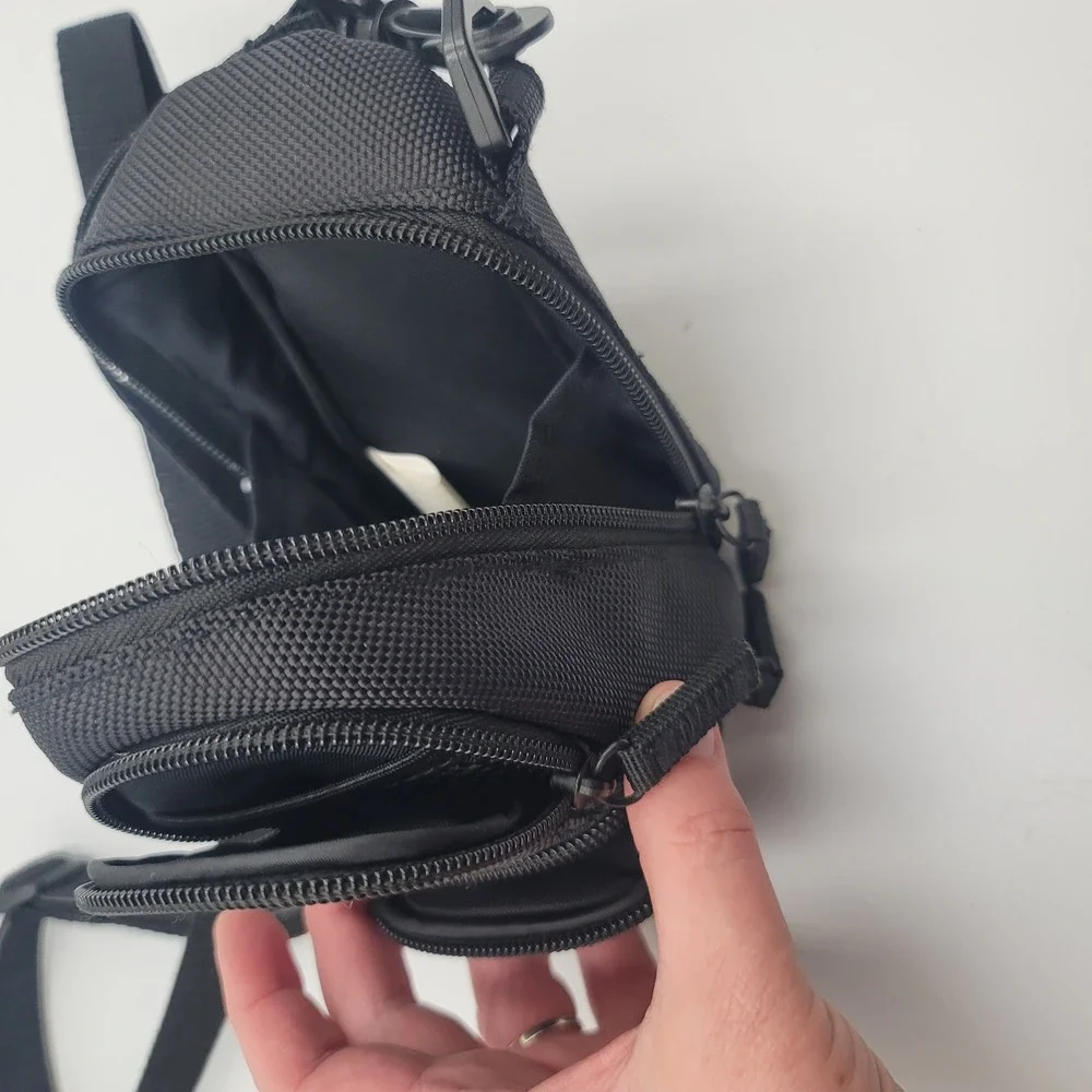 Sony Cyber-shot Camera Case Black Nylon Compact Bag with Strap and Belt Loop